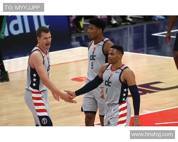 火箭队与热火队精彩对决现场直播全程回顾与分析