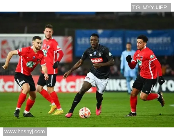 墨尔本港与诺夫克特的精彩对决揭示足球战术与团队协作的魅力