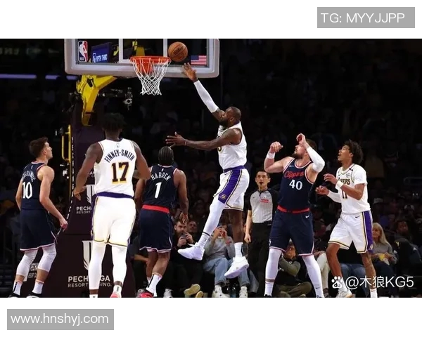 詹姆斯领衔湖人与快船对决数据分析与赛季表现总结