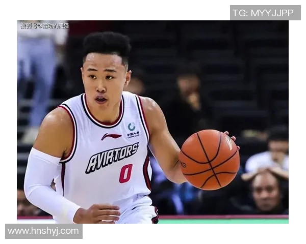 贺希宁：从篮球新星到职业生涯的辉煌之路探索与成长